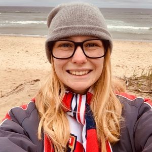 Meet your Posher, Courtney